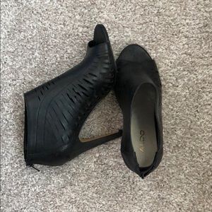 Aldo! Peep toe heel